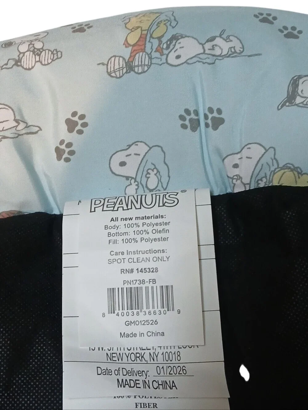 Peanuts -New Snoopy Camp Pet Cozy Cuddler Beagle Bed Peanut Characters All Sides